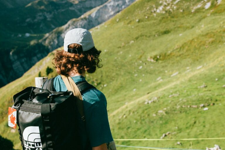 How to Choose the Right Hiking Gear for Beginners